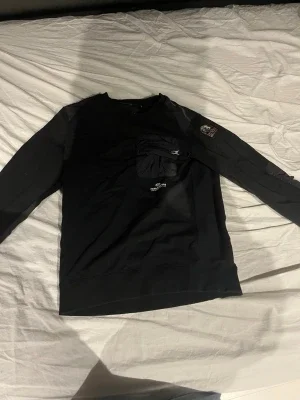 Svart sweatshirt från parajumper