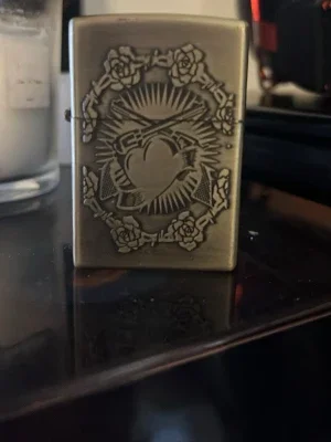 Zippo tändare med hjärtmotiv