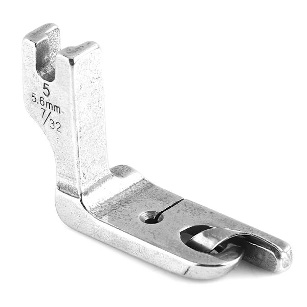 Industriell Enkel Nål Cylinderbädd Symaskin Pressarfot med Rullad Fåll 5,6 mm