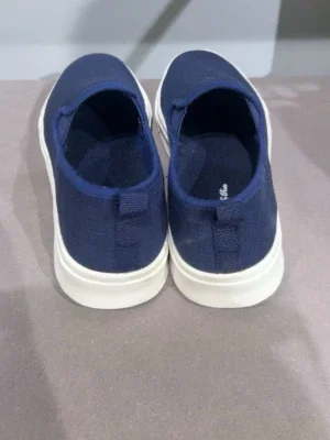 Marinblå slip-on sneakers