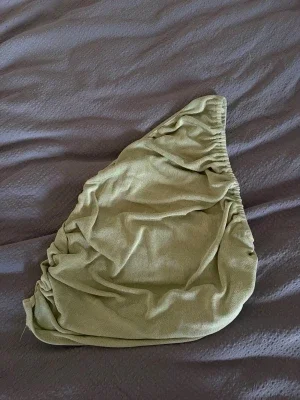 Ljusgrön one shoulder topp från SHEIN