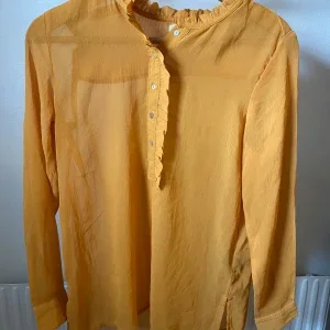Gul blus