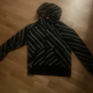 Volcom zipup