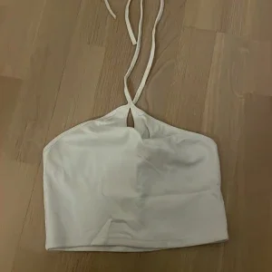 Vit crop top från Zara