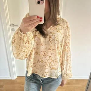 Gul blus