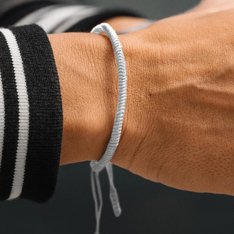 Braccialetto con nodo della fortuna grigio per uomini - Braccialetti con cordino