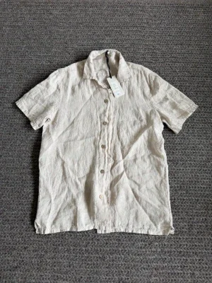 Beige linneskjorta från Befree