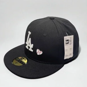 La team Heart black Fitted new Era 7 1/2 59.7 cm