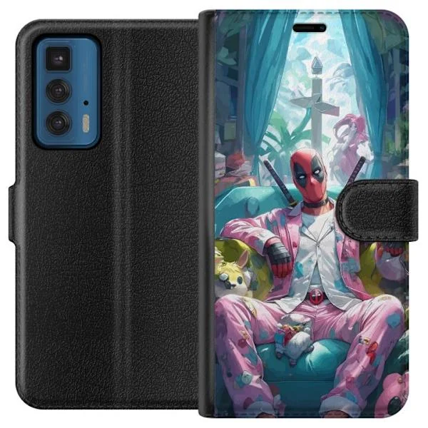 Kompatibelt lommebokdeksel til Motorola Edge 20 Pro Maskeradefigur i rosa kostyme som sitter avslappet i et fargerikt miljø med leken stil og detaljer