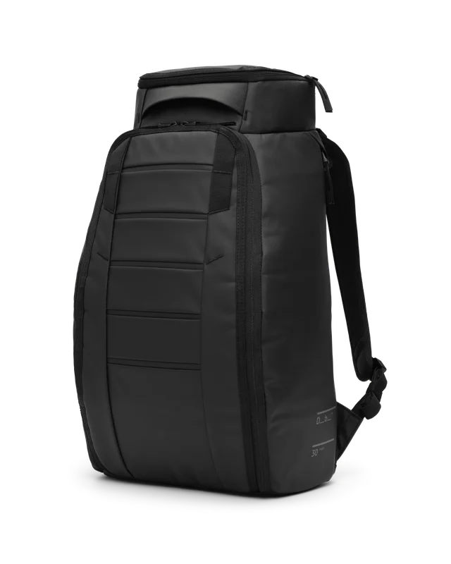 Db - Hugger Backpack 30L Black Out