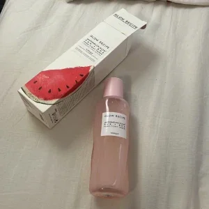 Glow Recipe Watermelon Glow PHA + BHA Toner