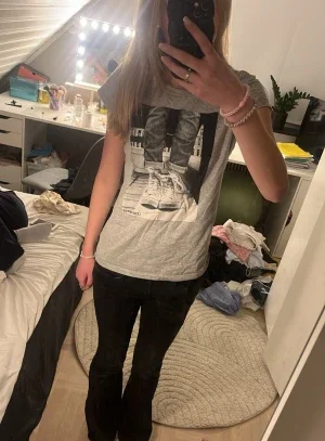 Grå Converse t-shirt med tryck
