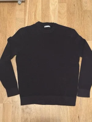 Svart stickad tröja från Zara Man
