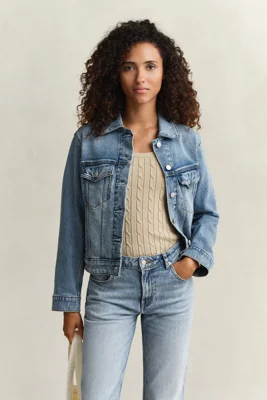 GANT - Denim Trucker Jakke til dame semi light blue broken in
