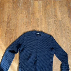 J.Lindeberg crewneck