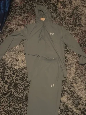 Under armour tracksuit
