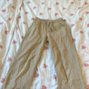 Beige linnebyxor