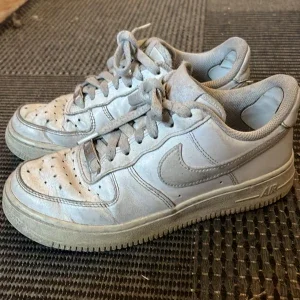 Vita Nike Air Force 1 sneakers