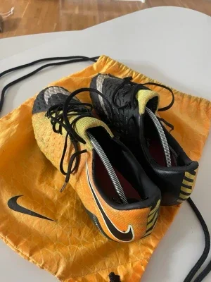 Nike Hypervenom fotbollsskor