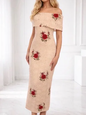 Nytt! Beige offshoulder klänning med broderi från river Island