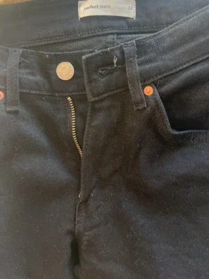 Svarta jeans från Perfect Jeans