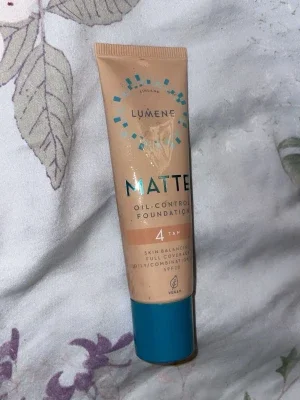 Lumene Matte Foundation 4 Tan