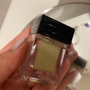 Grön glittrig ögonskugga från Make Up Store