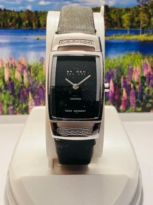 Skagen svart klocka med diamanter