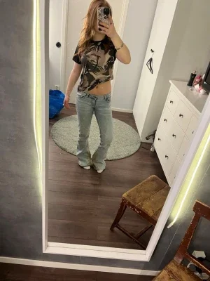 Camouflage croppad t-shirt