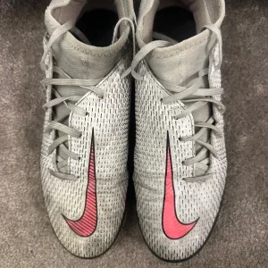 Fotbollsskor Nike Phantom