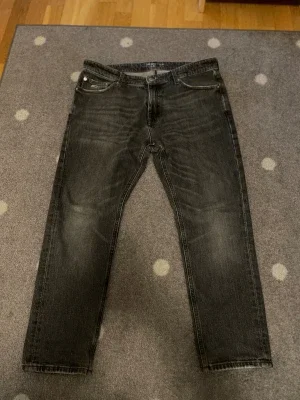 Tommy Jeans svarta straight jeans W32