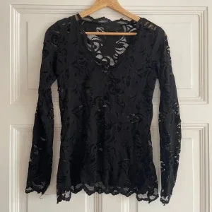 Lace top