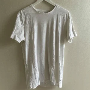 Levis t shirt