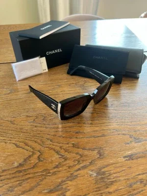 Chanel solglasögon