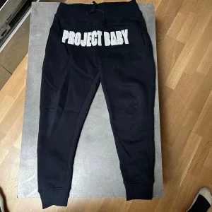 Project baby byxor