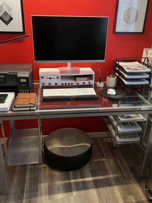 Modern Glass Office Desk – Stylish and Sturdy