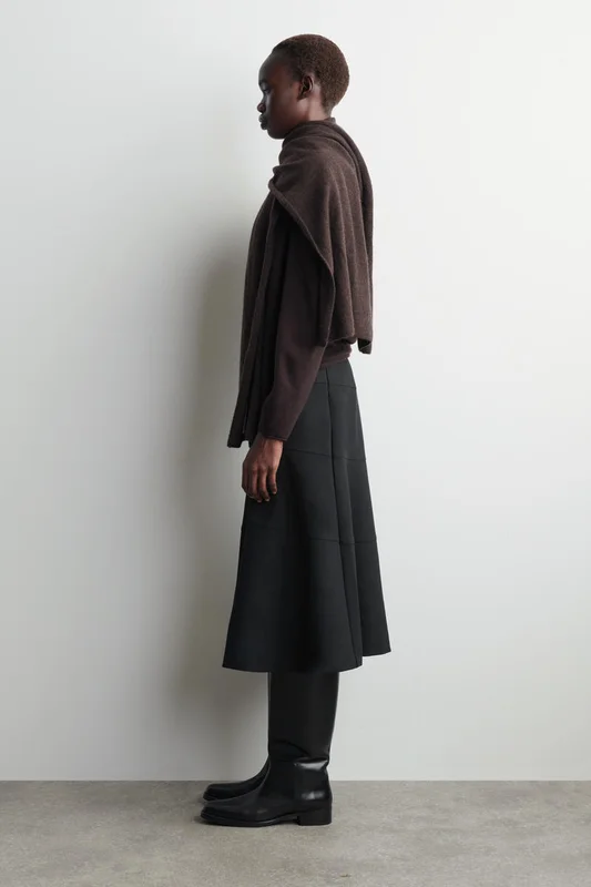 COS Women's Falda Midi Evasé Curvada in Gris