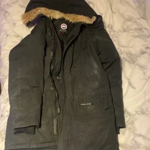 Old szn canada goose parka jacka