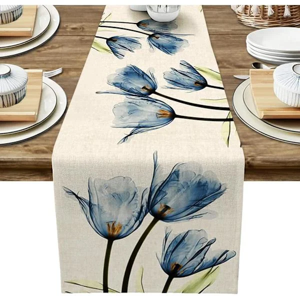 Blå tulipan bordløper, blomstrete bordløper, sommerprint blomstrete bordløper dekorasjon