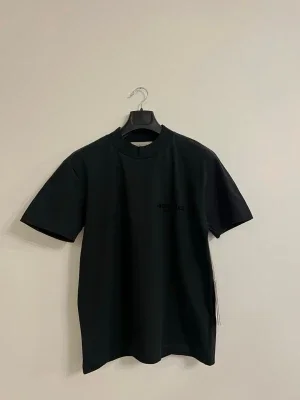 Essentials Fear of God T-shirt – svart xs