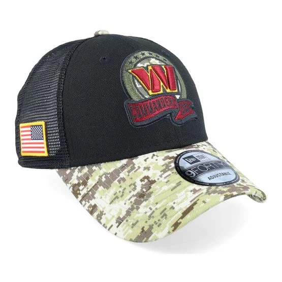 New Era - NFL Černá trucker Kšiltovka - Washington Commanders M 9FORTY NFL Salute To Service 22 Black/Camo Trucker @ Hatstore