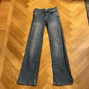 Blå bootcut jeans från lager 157