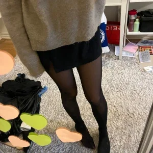 Svart minikjol