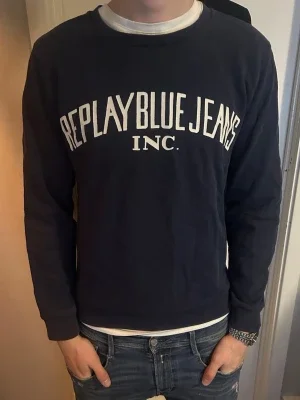 Mörkblå sweatshirt Replay Blue Jeans