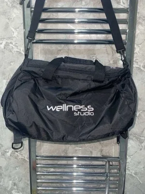 Svart träningsväska Wellness Studio