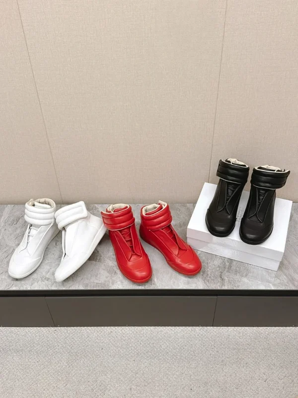 AliExpress - Sneakers de luxe pour hommes et chaussures décontractées, bottines pour femmes, chaussures de créateur, sneakers en cuir pour homme, 