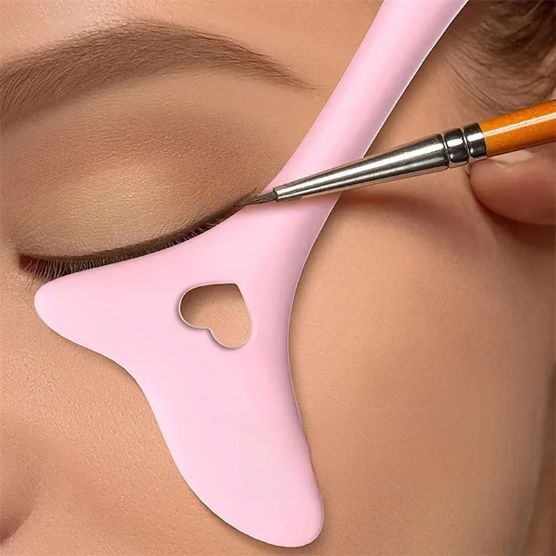 AliExpress - Groothandel multifunctionele eyeliner stencil vleugeltips siliconen eyeliner hulp tekening lippenstift draaghulpmiddel herbruikbare make-
