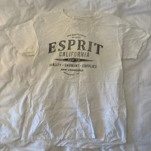 Vit Esprit t-shirt med tryck