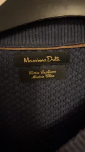 Blå stickad tröja Massimo Dutti