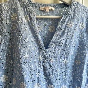 Blå broderad klänning Marie Philippe